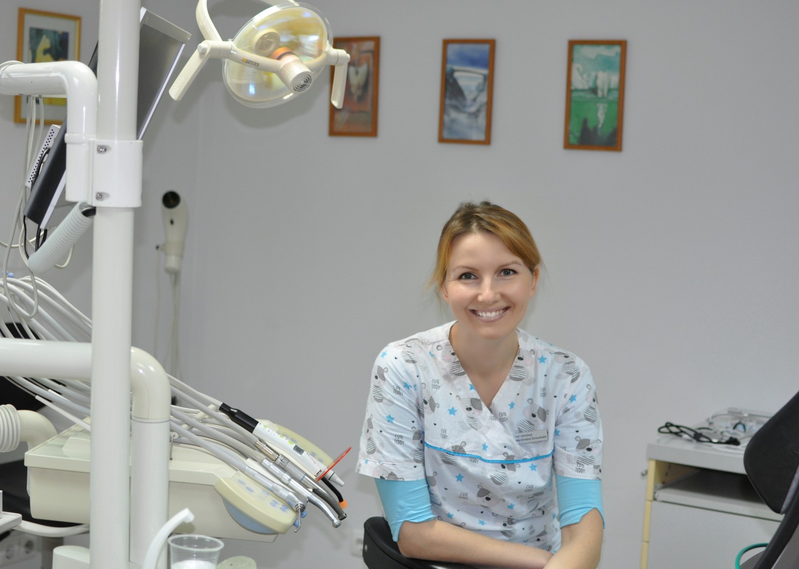 BENDROSIOS PRAKTIKOS ODONTOLOGIJOS SK. DIRBA NAUJA GYDYTOJA ODONTOLOGĖ