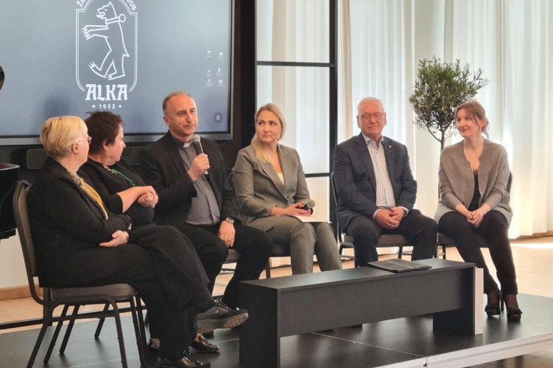 Telšių r. PSPC paminėjo Medicinos darbuotojų dieną ir surengė visuotinį susirinkimą-0002