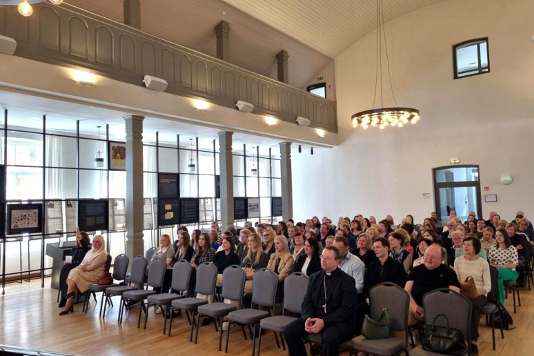 Telšių r. PSPC paminėjo Medicinos darbuotojų dieną ir surengė visuotinį susirinkimą-0004