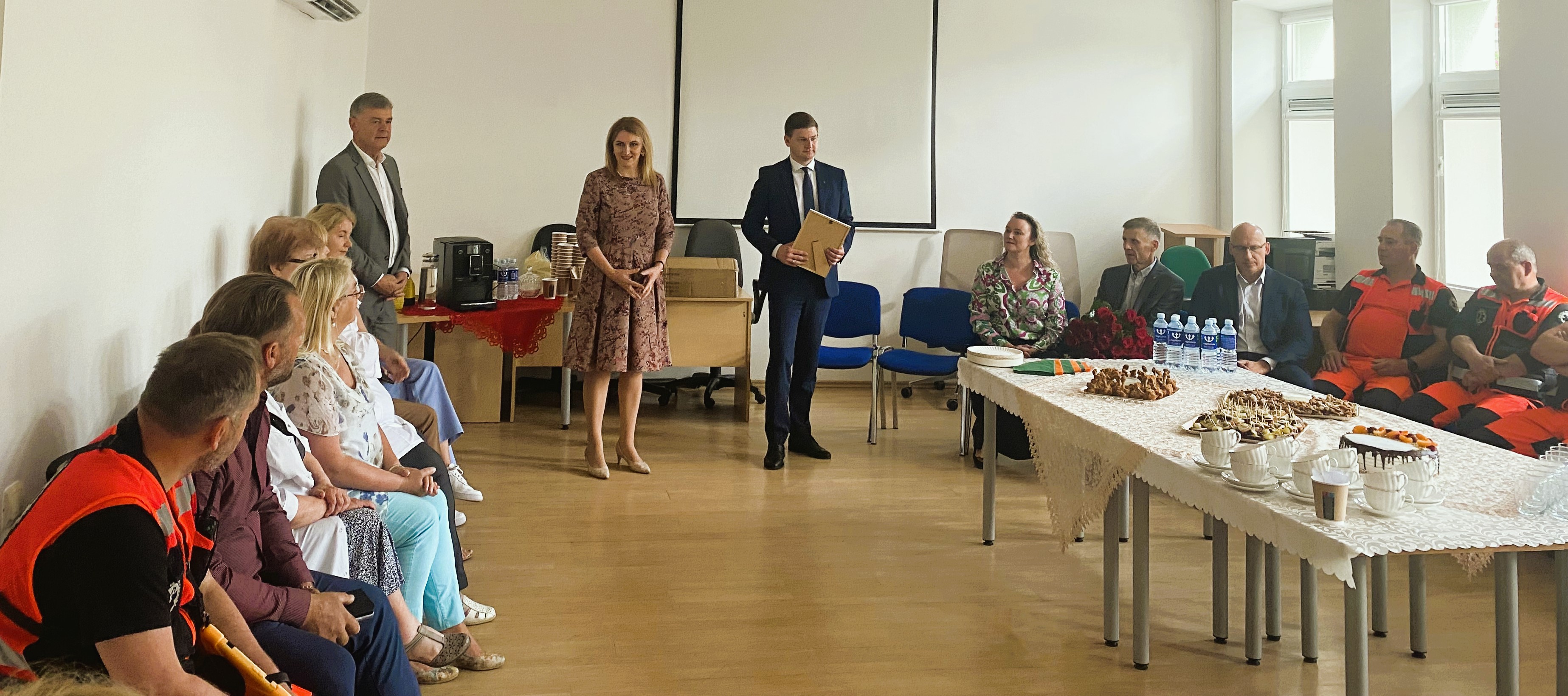 Padėkos žodį GMP darbuotojams taria Telšių savivaldybės meras 